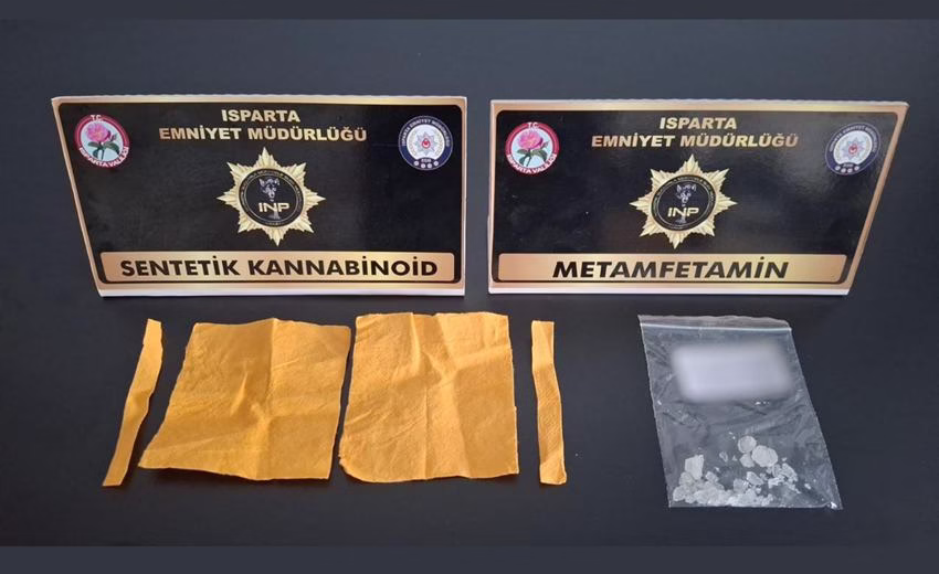 Isparta’da emniyet ekiplerinin uyuşturucu ticaretini önlemeye yönelik çalışmaları kapsamında düzenlenen