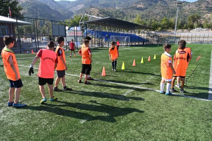 Isparta Belediyesi’nin Yaz Spor Kurslarında Dolu Dolu Bir Yaz Tatili Geçirdiler