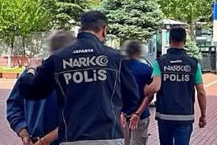 Isparta’da Uyuşturucu Suçlarından Aranan 2 Şahıs Yakalandı