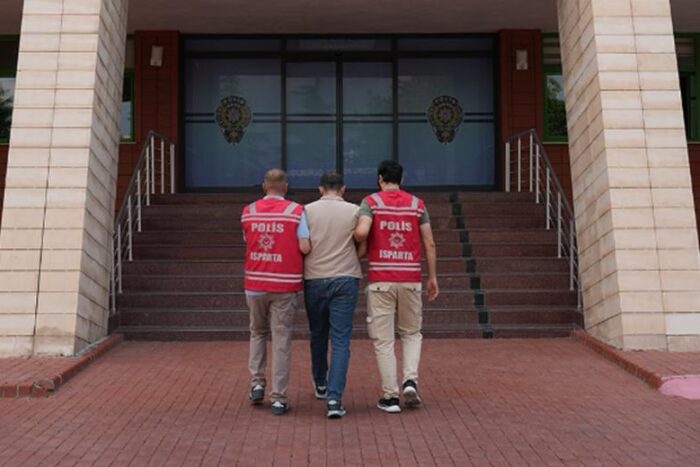 Bankacı Kılığındaki Dolandırıcı Tutuklandı