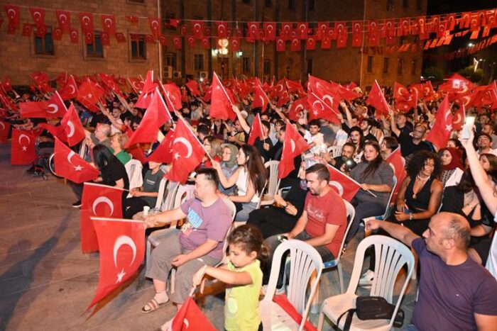 A Milli Basketbol Takımı’nın Final Maçı Büyük Bir Heyecanla Takip Ettiler