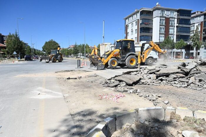 230 ve 234 Cadde Kesişimine Akıllı Modern Dönel Kavşak Yapılıyor