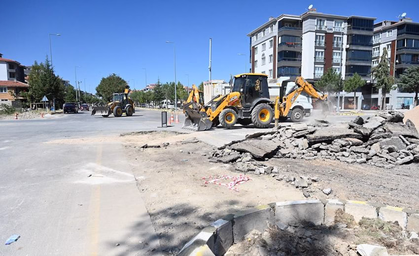 Isparta Belediyesi tarafından Vatan Mahallesi’nde 230 ve 234 caddelerin kesiştiği
