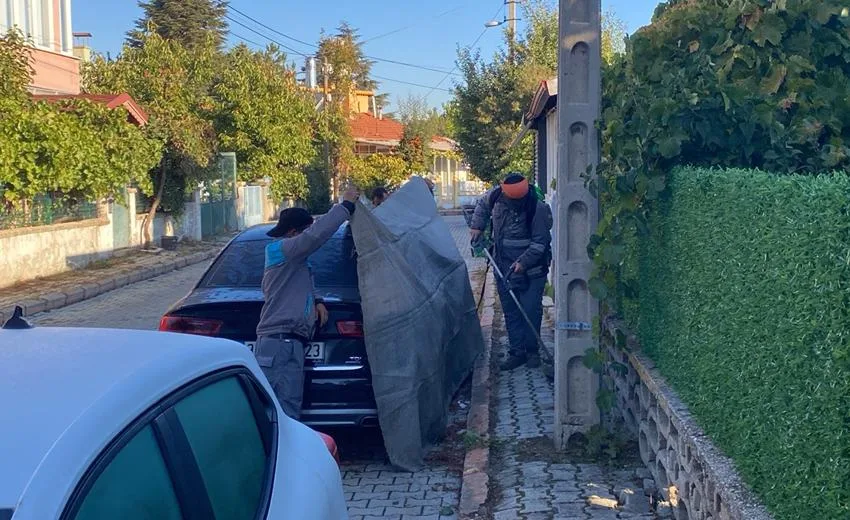 Isparta Belediyesi Temizlik İşleri Müdürlüğü tarafından mahallelerde rutin temizlik çalışmaları