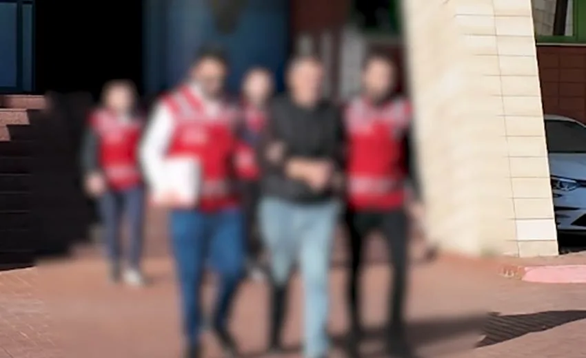 Isparta’da kendilerini polis, asker ve savcı olarak tanıtan dolandırıcılar, bir