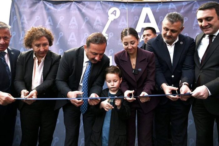 Anahtar Parti Isparta İl Binası Açıldı