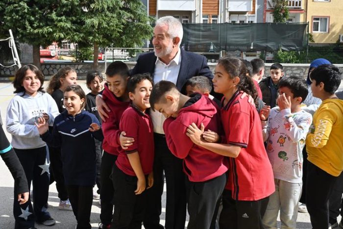 Başkan Başdeğirmen, Cumhuriyet İlkokulu’nda Öğrencilerle Buluştu