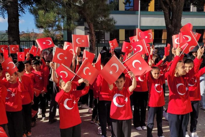 Cumhuriyet Coşkusu Gülbirlik İlkokulu’nda Gururla Kutlandı