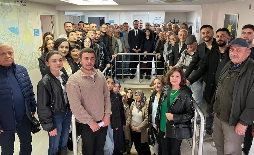 İYİ Parti Isparta İl Başkanı İbrahim Tekeli, düzenlediği basın açıklamasıyla