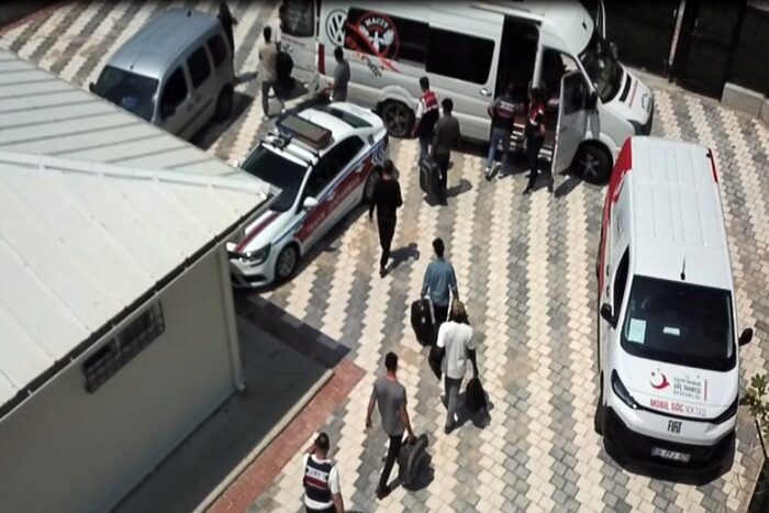 Isparta’da Düzensiz Göç Operasyonu: 15 Göçmen Sınır Dışı Edildi