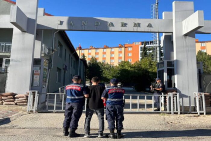 Kırmızı Bültenle Aranan Şahıs Isparta’da Yakalandı