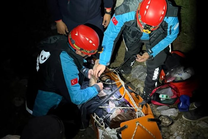 Dağlık Arazide Yaralanan Vatandaş UMKE ve AFAD Ekiplerince Kurtarıldı