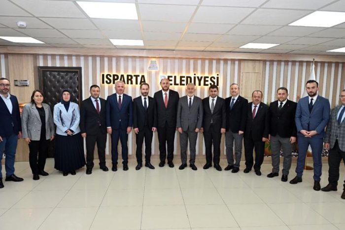 AK Parti Genel Başkan Yardımcısı Büyükgümüş, Isparta Belediyesi’ni Ziyaret Etti