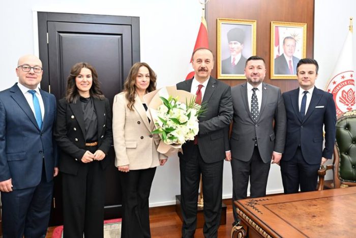 Vali Erin, Öğretmenler Günü’nde Eğitim Camiasıyla Bir Araya Geldi