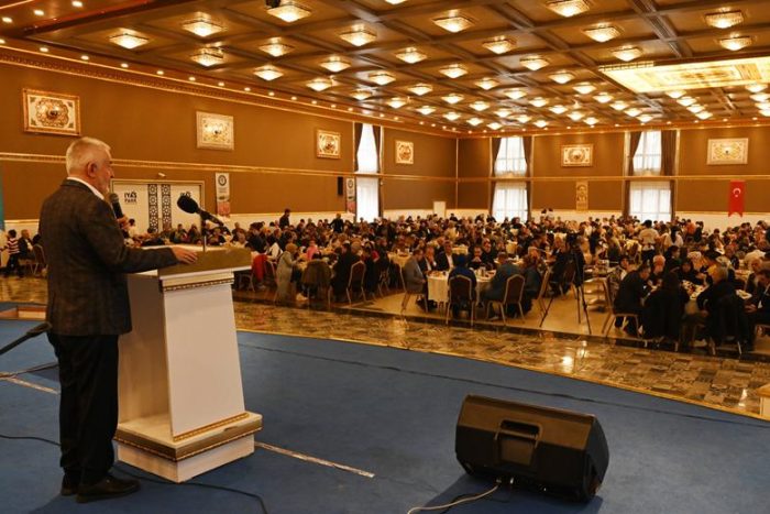 Başkan Başdeğirmen: Öğretmenlerimiz Sayesinde Ülkemiz Çok Daha Aydınlık Geleceklere Ulaşacaktır