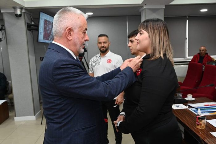 Başkan Başdeğirmen, Başarılı Sporcuları Ödüllendirdi