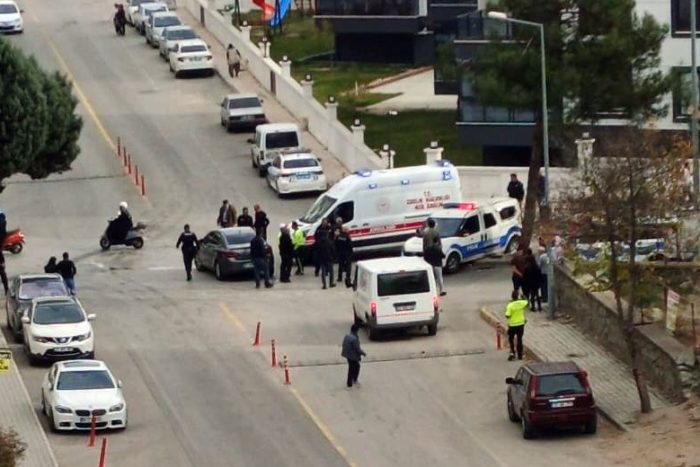 Gülistan Mahallesinde Kaza: Polis Aracı ile Otomobil Kavşakta Çarpıştı