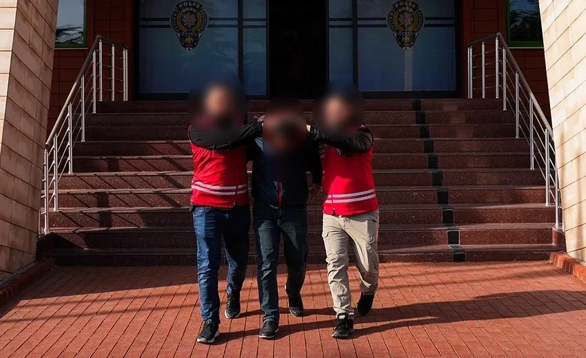 Isparta’da bir vatandaş, 04 Ağustos 2025 tarihinde kendisini “polis–asker” olarak