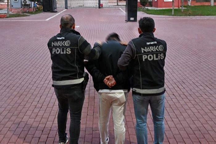 Isparta’da Uyuşturucu Suçundan Aranan Şahıs Yakalandı