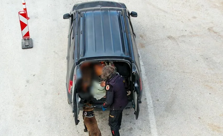 Isparta İl Emniyet Müdürlüğü Narkotik Suçlarla Mücadele Şube Müdürlüğü ekipleri,