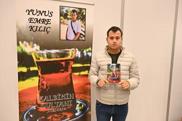 Genç Yazarlar Ertuğrul Ve Kılıç Kitaplarını Sergiledi