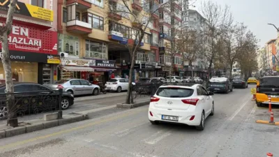 Isparta şehir merkezinde hayata geçirilen Meydan AVM ve otopark düzenlemesi,