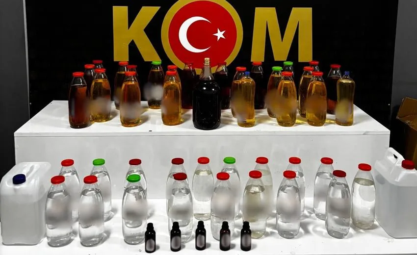Isparta’da Kaçak Alkol Operasyonu: 1 Şüpheli Hakkında Adli İşlem Isparta İl Emniyet Müdürlüğü Kaçakçılık ve Organize Suçlarla Mücadele (KOM)