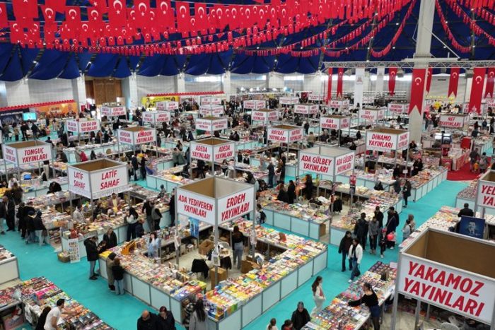 8’inci Isparta Kitap Fuarı’na Yoğun İlgi