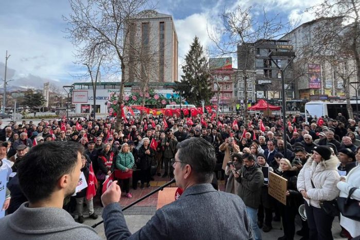 Halıcı: “Emekli Hakkını Alana Kadar Bu Meydanlardan Çekilmeyeceğiz”