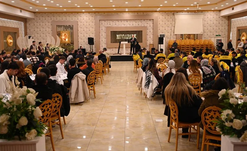 Isparta Belediye Başkanı Şükrü Başdeğirmen ve eşi Şadiye Başdeğirmen, belediye