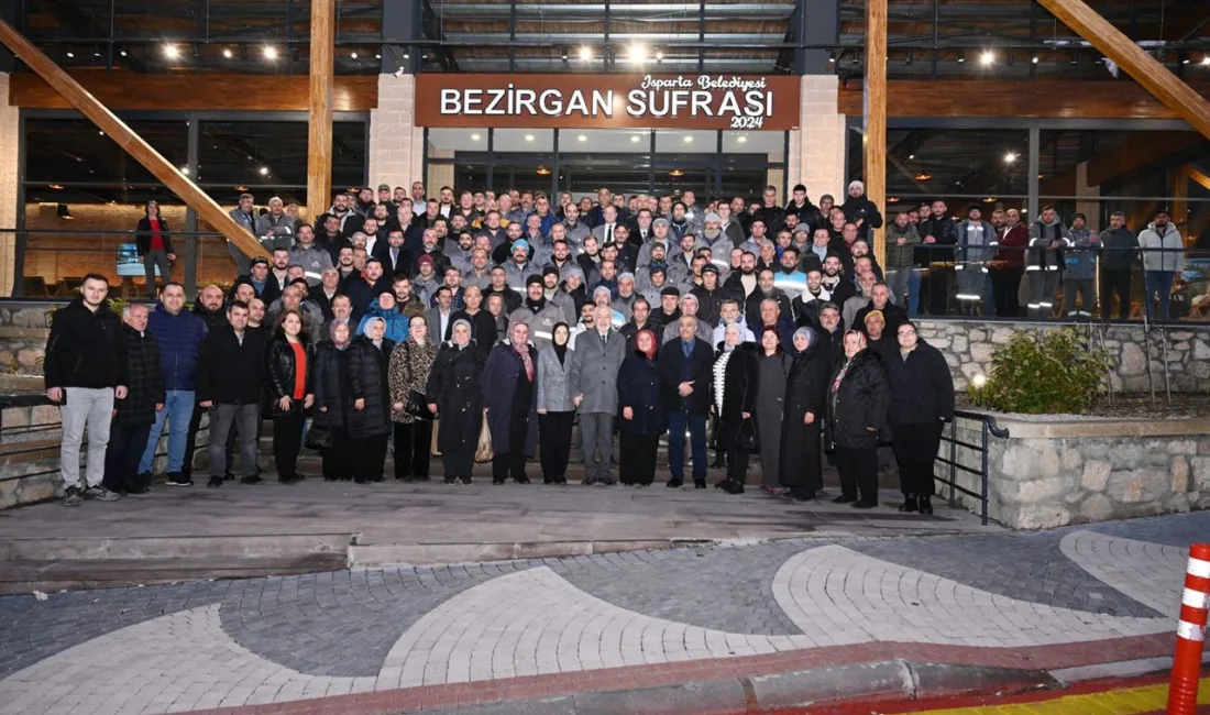 Isparta Belediye Başkanı Şükrü Başdeğirmen ve eşi Şadiye Başdeğirmen, Temizlik