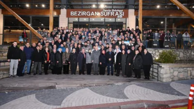 Isparta Belediye Başkanı Şükrü Başdeğirmen ve eşi Şadiye Başdeğirmen, Temizlik