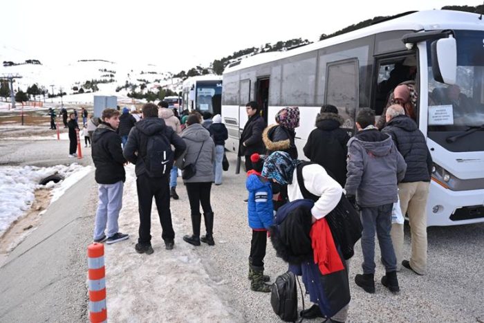 Davraz Kayak Merkezi’ne Ücretsiz Ulaşım: Vatandaşlar Karın Keyfini Çıkardı