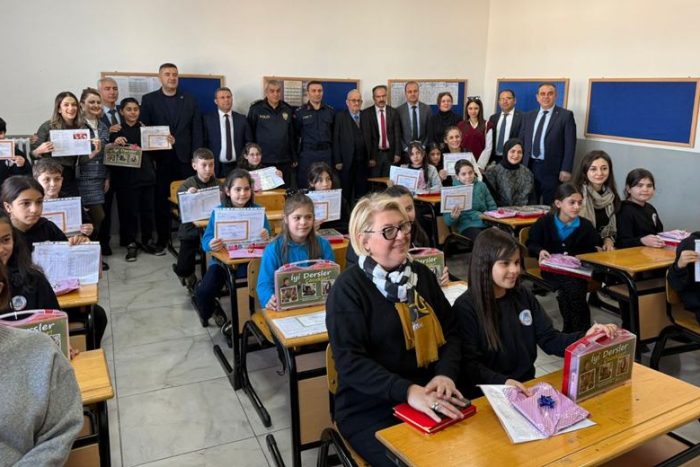 Yılbaşı Pazarı Geliri Eğitime Dönüştü: Emir Karaca’nın Adı Bilişim Sınıfında Yaşayacak