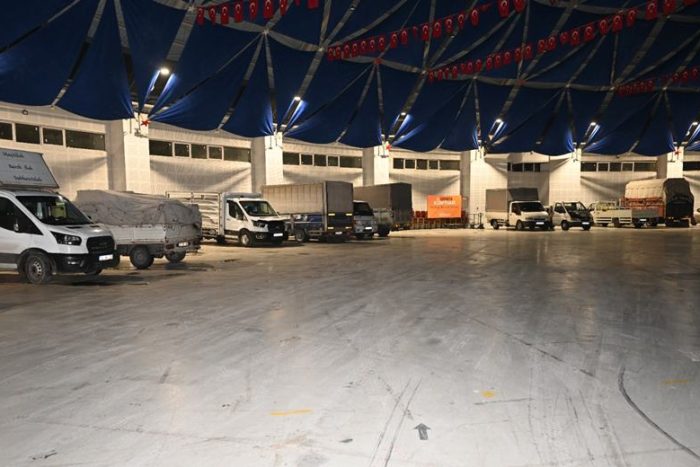 Başkan Başdeğirmen Soğuk Havalara Karşı Pazarcı Esnafına Gökkubbe Fuar Alanı’nı Açtı