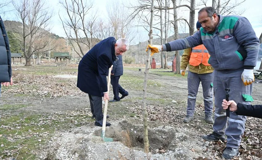 Isparta Belediyesi, Türkiye’nin doğal değerlerinden biri olan Gölcük Tabiat Parkı’nda