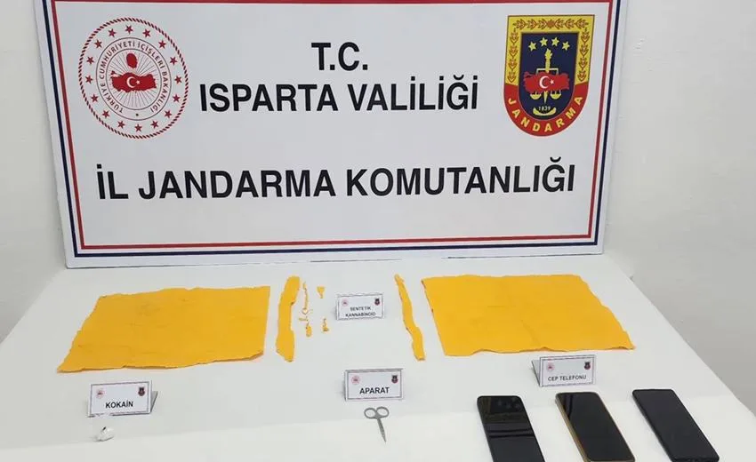 Isparta İl Jandarma Komutanlığı ekiplerince uyuşturucu tacirlerine yönelik yürütülen istihbari
