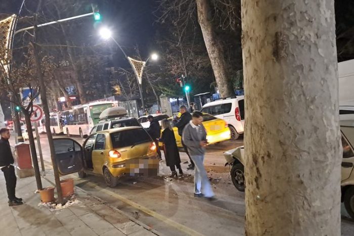 Isparta’da Trafik Kazası: 3 Otomobil Hasar Gördü