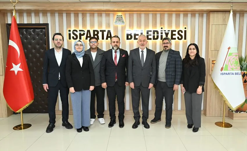 Mimarlar Odası Isparta İl Temsilcisi Caner Ataseven ve yönetim kurulu