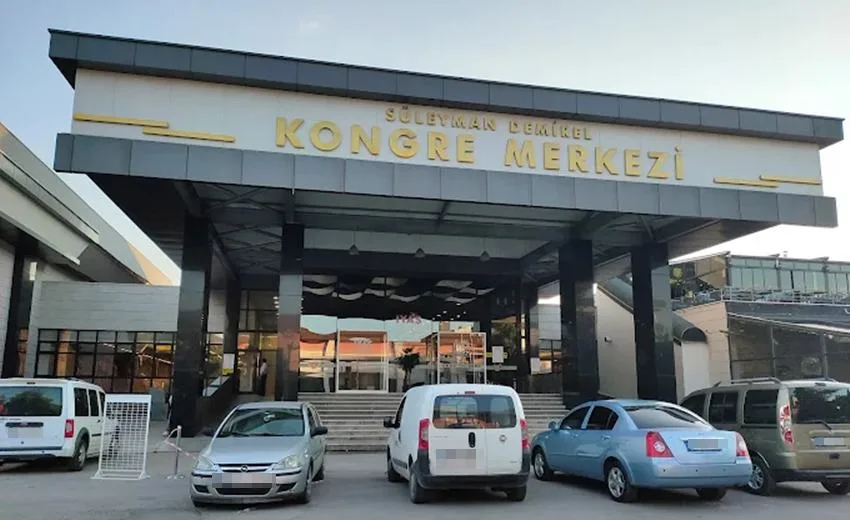 Mülkiyeti Isparta İl Özel İdaresi’ne ait olan Süleyman Demirel Kongre