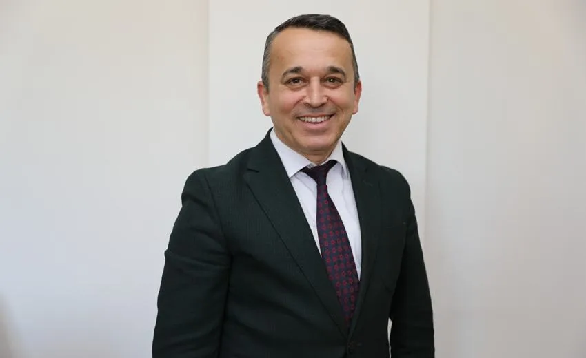 Isparta Bakkallar ve Bayiler Odası Başkanı Sinan Aydın, seyyar POS