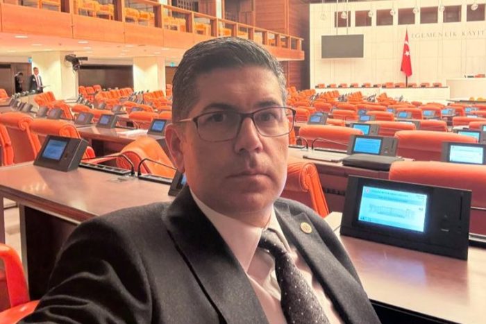 Meclis’te Emekli Nöbeti 13. Gününde: Halıcı’dan Sert Tepki “Yollara Var, Emekliye Yok!”