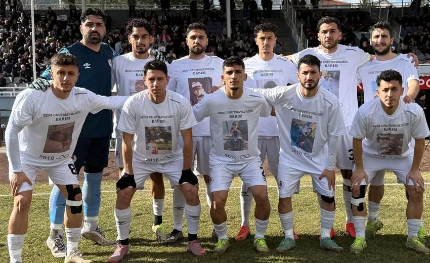 Keçiborlu Belediyespor’dan Duygulandıran Anma: Barım Doğanay Unutulmadı Bölgesel Amatör Lig’de Isparta’yı temsil eden Keçiborlu Belediyespor, Akşehir deplasmanında