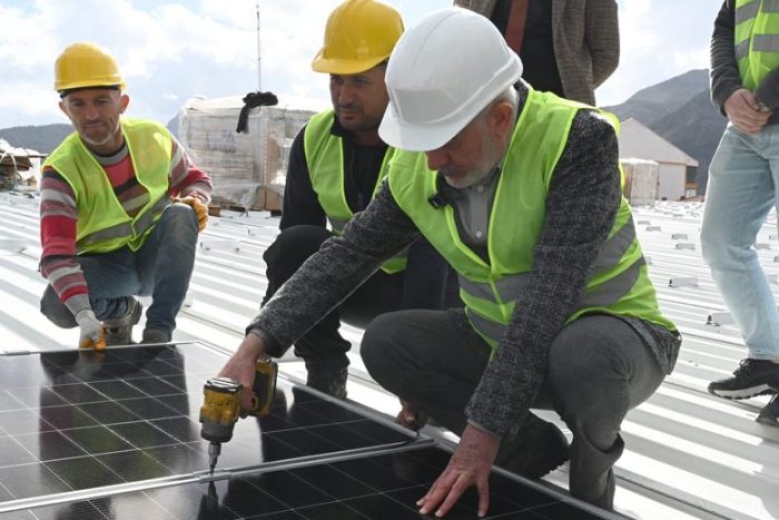 Davraz Kapalı Pazar Alanına 1.2 MW’lik GES