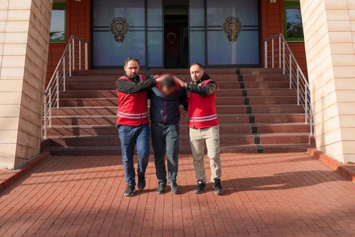 Dolandırıcılık Suçundan Aranan Şahıs Yakalandı