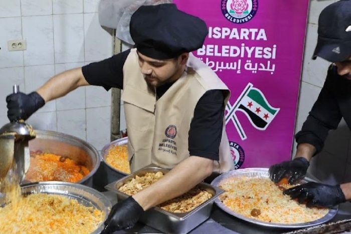 Isparta Belediyesi, Suriye’nin Başkenti Şam’da İftar Verdi