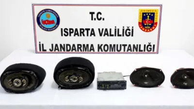 Bozanönü Köyü’nde Otodan Hırsızlık Olayı Aydınlatıldı Isparta İl Jandarma Komutanlığı, Merkez ilçe Bozanönü Köyü’nde meydana gelen