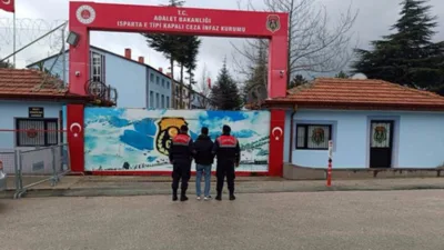 Isparta İl Jandarma Komutanlığı ekiplerince aranan şahısların yakalanmasına yönelik yürütülen