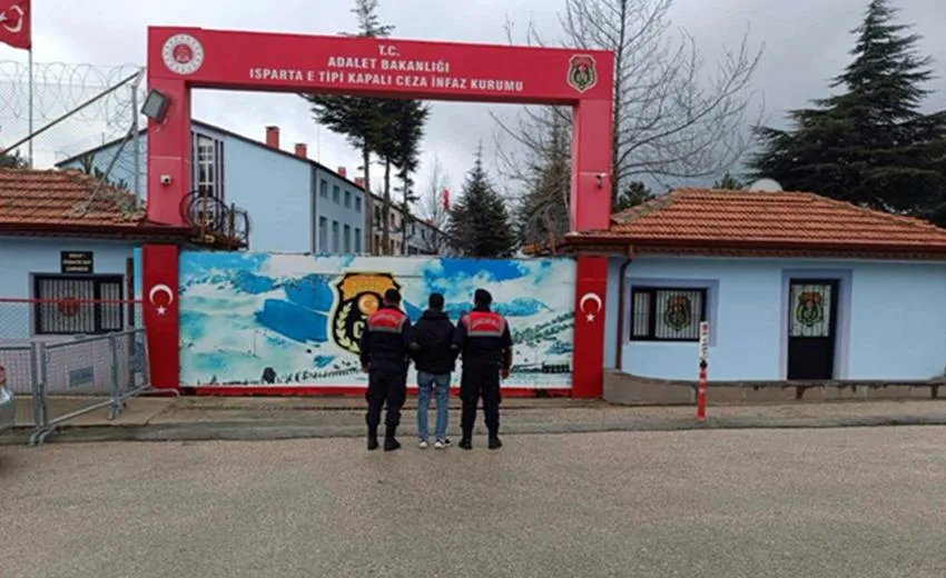 Isparta İl Jandarma Komutanlığı ekiplerince aranan şahısların yakalanmasına yönelik yürütülen