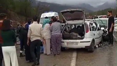 Dereboğazı Yolunda Feci Kaza: 7 Kişi Hayatını Kaybetti Isparta–Antalya karayolunda meydana gelen trafik kazasında 7 kişi hayatını kaybetti.
